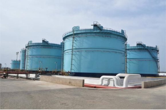 Large API petroleum storage tanks